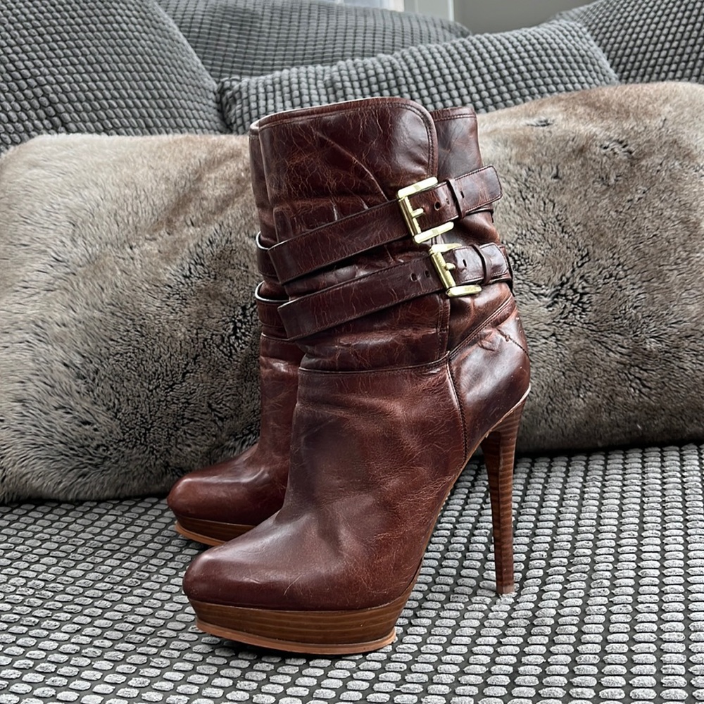 Size 7.5 Michael Kors Stacked heel fur lined tobacco leather boots